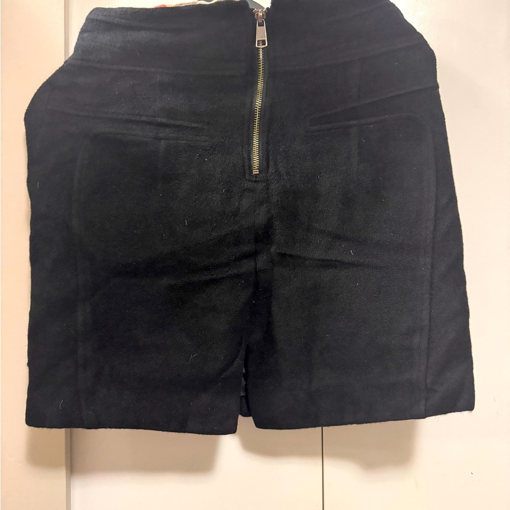 authentic burberry mini skirt size med-large